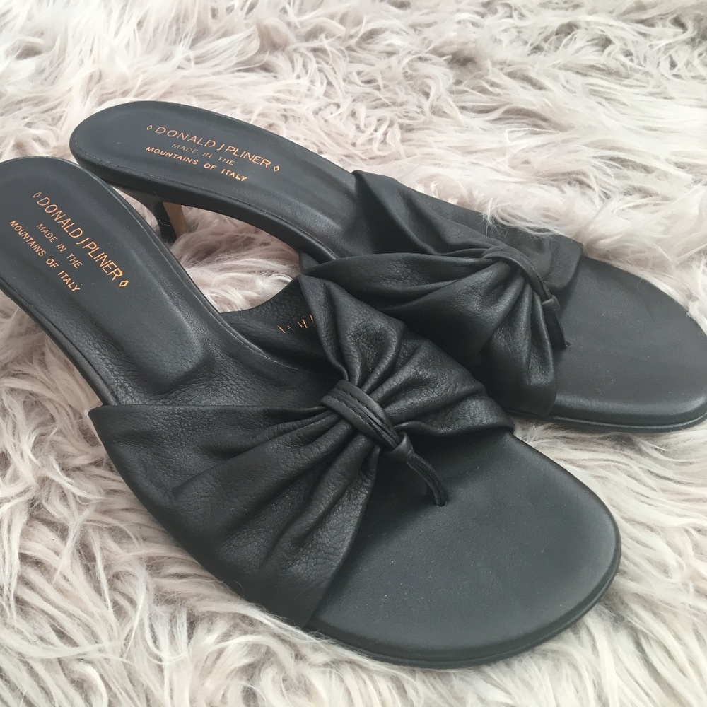 Black leather sandal(NEW)